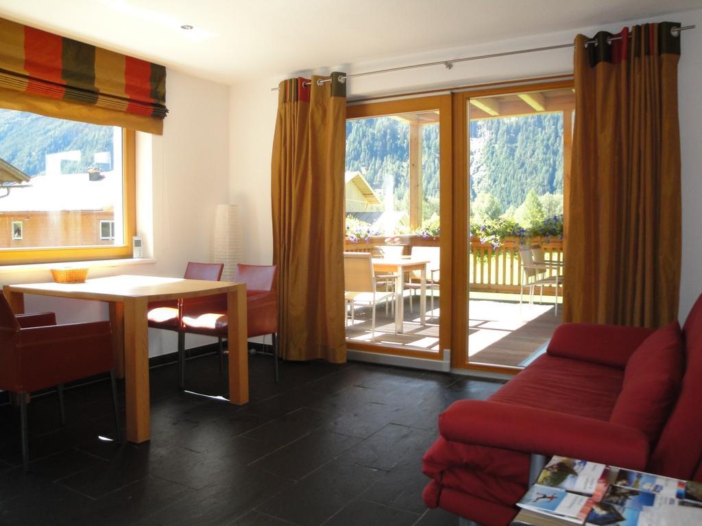 Ferienwohnungen Vier Jahreszeiten Längenfeld Kamer foto